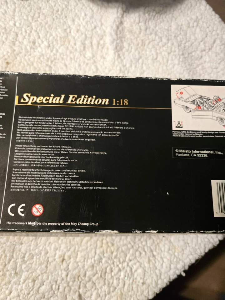 1965 Pontiac GTO Convertible Maisto Special Hurst Edition 1:18 Scale PURPLE - Image 4 of 4