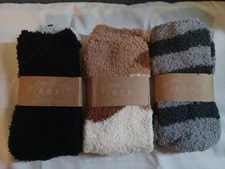 3 Pair Women's Fuzzy Cozy Cat Paw Pattern Socks (Lot #5)