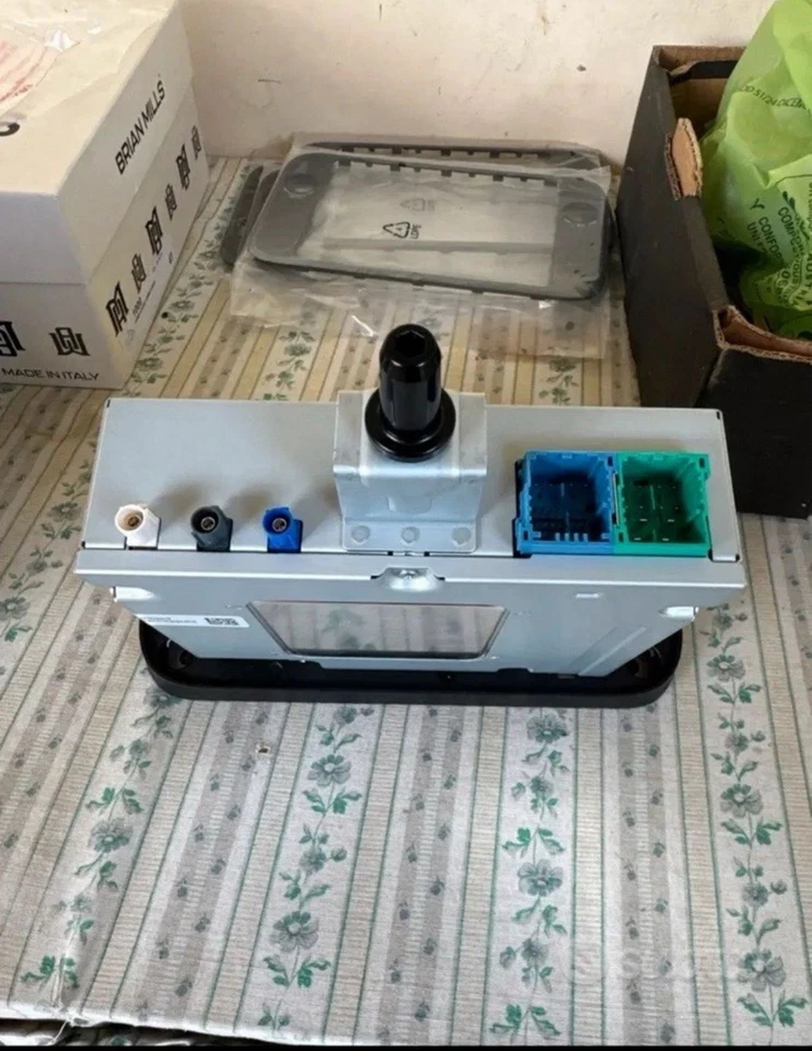 Autoradio Stereo Fiat Pandina CarPlay ORIGINALE Hybrid 2024 Completo Di Codice - Immagine 3 di 3