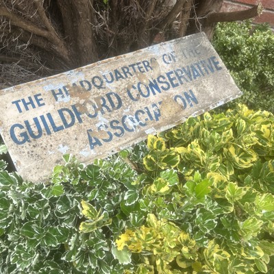 Vintage Guildford Conservative Party Headquarters Association Schild 21,5 Zoll