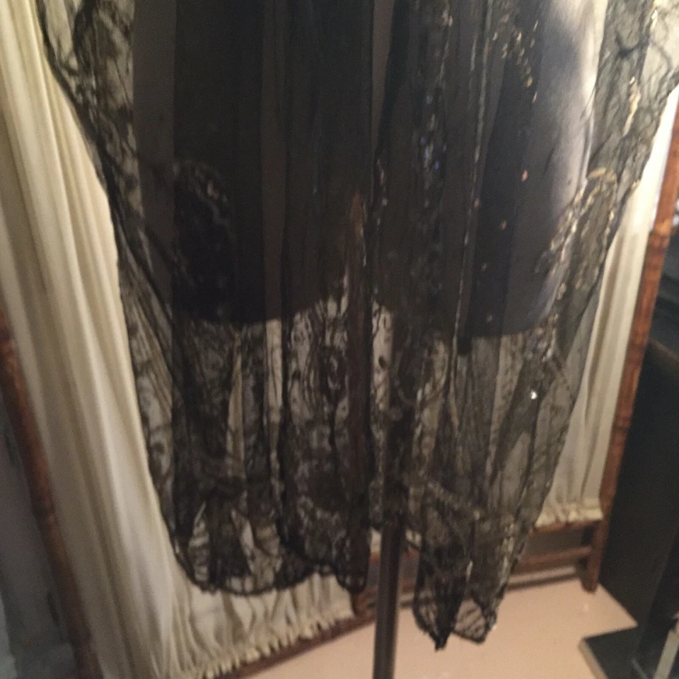 Beautiful Vintage 1920’s Lace Evening Over-jacket - Image 3 of 4
