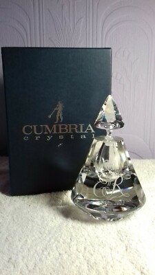 Cumbria Crystal Parfum Flacon : Queen Elizabeth II Diamond Jub : Mulberry Hall
