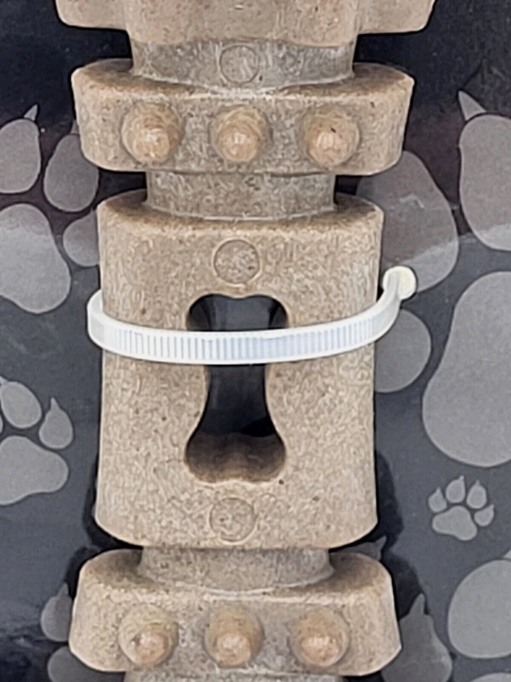 Juguete para masticar Caitec Hero Treat n Play M/L duradero tratamiento dental relleno para perros Foto 4 de 4