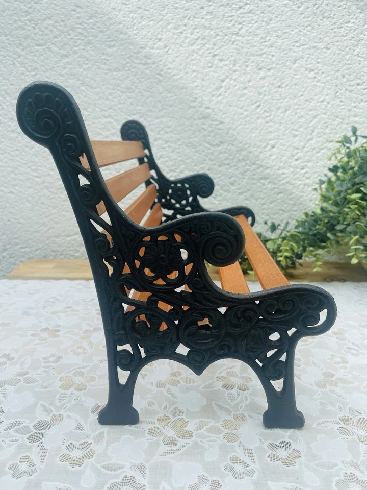 Banc de Poupée en Fonte et Bois – Style Ancien - Vintage - Photo 4/4