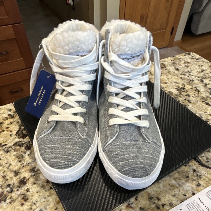Tommy Bahama Gray Denim High-Top Sneakers Faux Fur Lined Lace-Up US 7.5