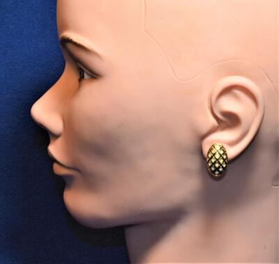Vtg Gestempelt Trifari TM Goldfarbig Cabochon Strass Sternform Ohrstecker