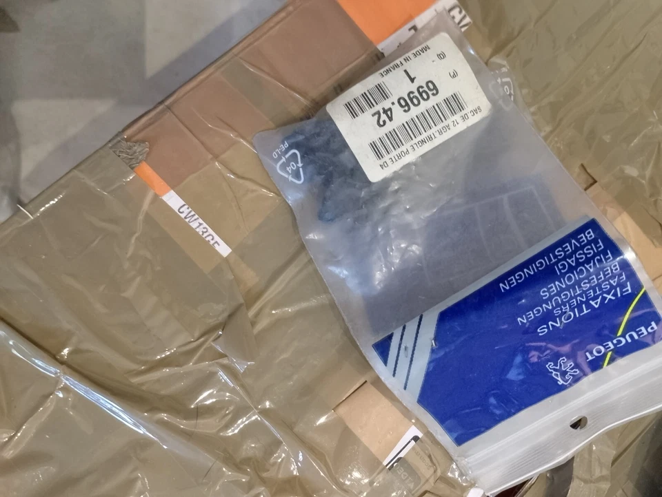 peugeot 106 307 partner clip trim genuine 6996.42 (package of 12) - Изображение 2 из 2