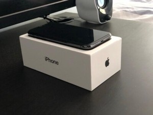 Apple iPhone X - 64 GB - Spacegrau (entsperrt) A1901 (GSM)