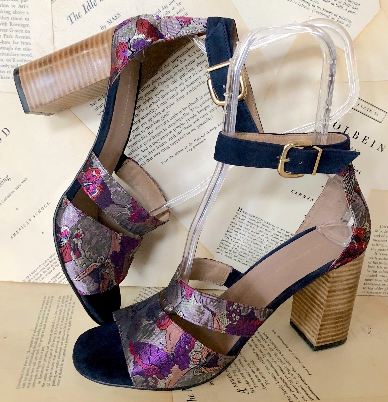 Сандалии Anthropologie Ремешок на щиколотке на каблуке Синяя замша Серая бабочка 4110 NIB 13290₽