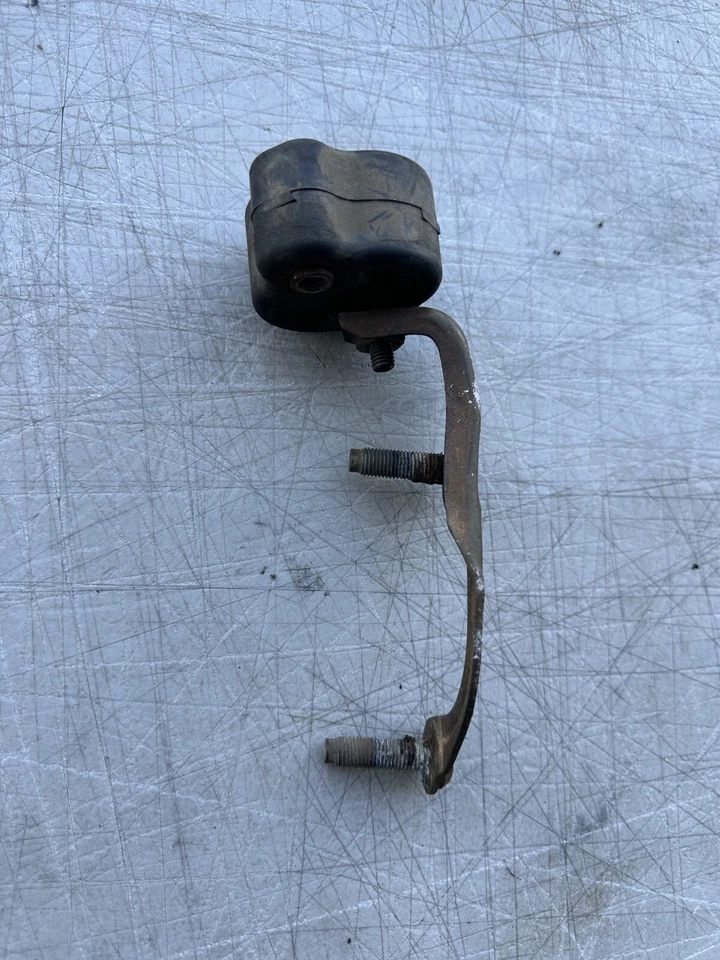 Nissan 300ZX 1990 suspensión de escape aislante con soporte lado derecho OEM Foto 4 de 4