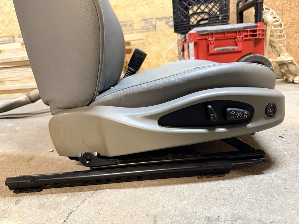 Asiento de pasajero BMW E46 cuero gris térmico delantero derecho OEM serie 3 E46 330i Foto 4 de 4