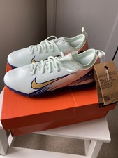 Nike Boys Football Boots Size UK 4 Astro Turf NWT Lace Up