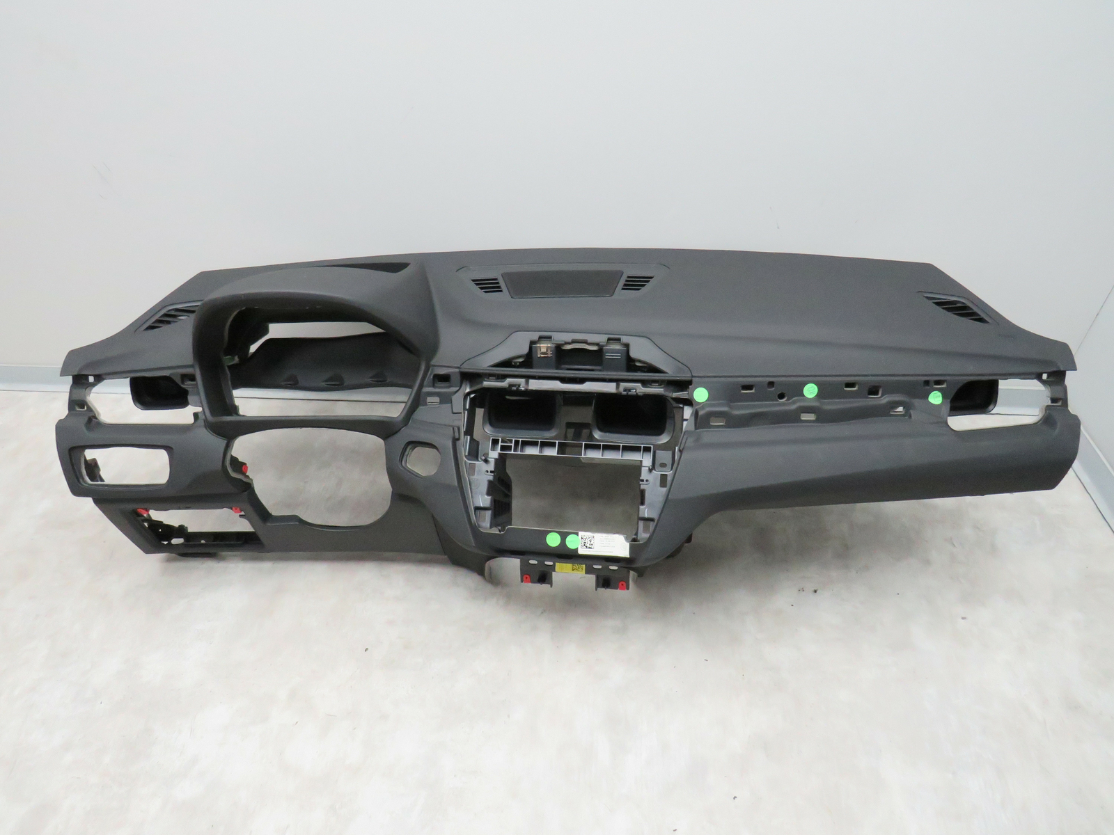 BMW X1 F48 Instrumententafel Dashboard Armaturenbrett Schwarz HUD  