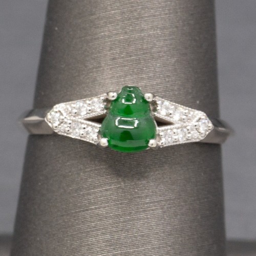 Vintage Type A Jadeite Jade and Diamond Petite Ring in 14k White Gold - 第 1/13 張圖片