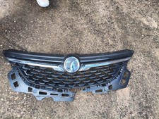 front bumper bottom grill Vauxhall Zafira 2017