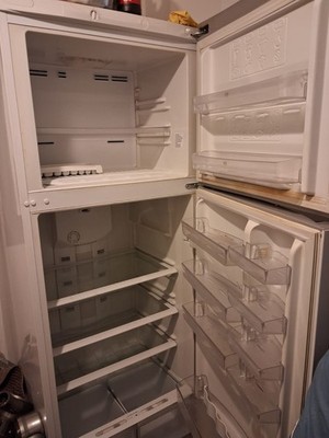 Kühlschrank Hotpoint-Ariston/nicht funktionsfähig/kostenlos