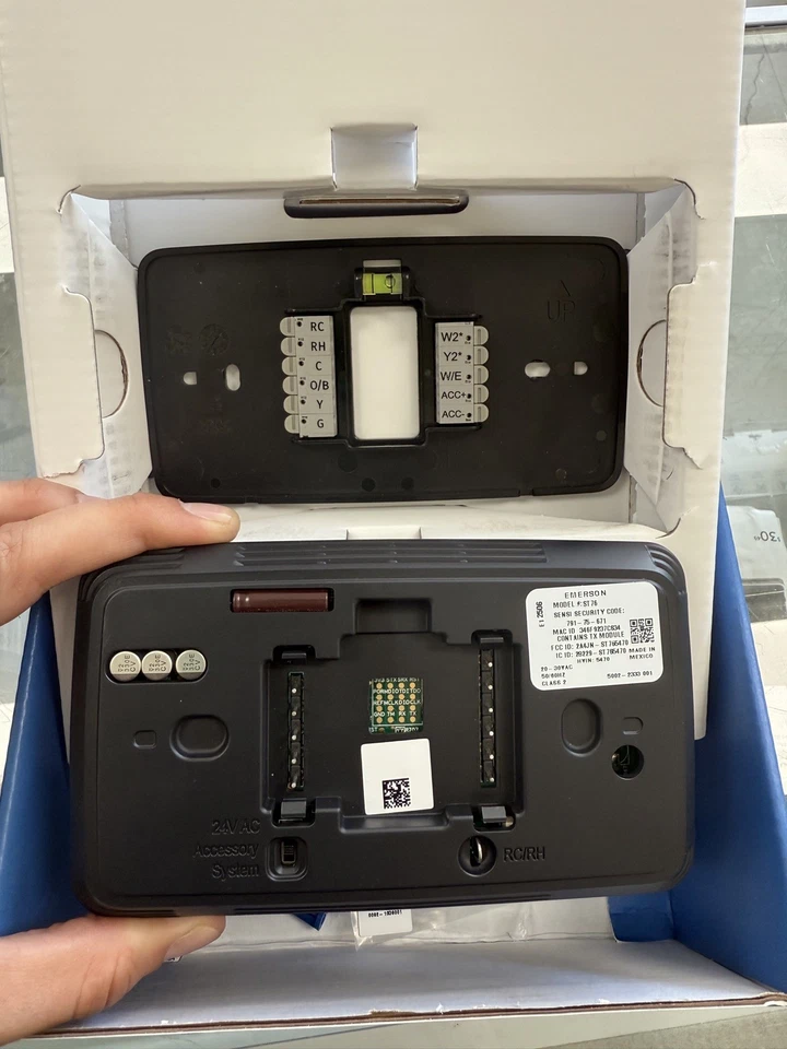 Sensi Touch 2 Smart Thermostat with Touchscreen Color Display ST76 - Image 3 of 4