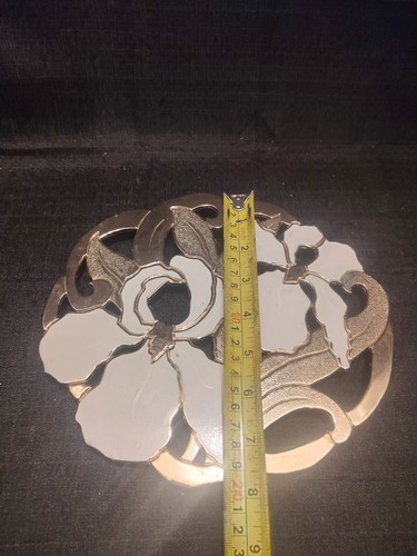 Vintage WMA Rogers Solid Brass Tarbush Resistant Iris Trivet 29 - Picture 4 of 7