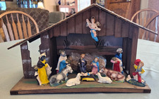 VTG Nativity Set Manger wood Stable W Hand Painted Scene 12 Figures - Italy