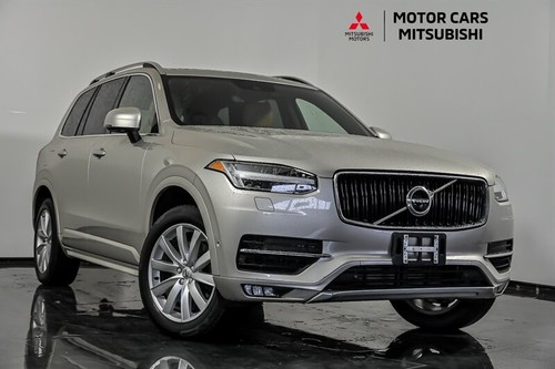 2016 Volvo XC90 T6 Momentum