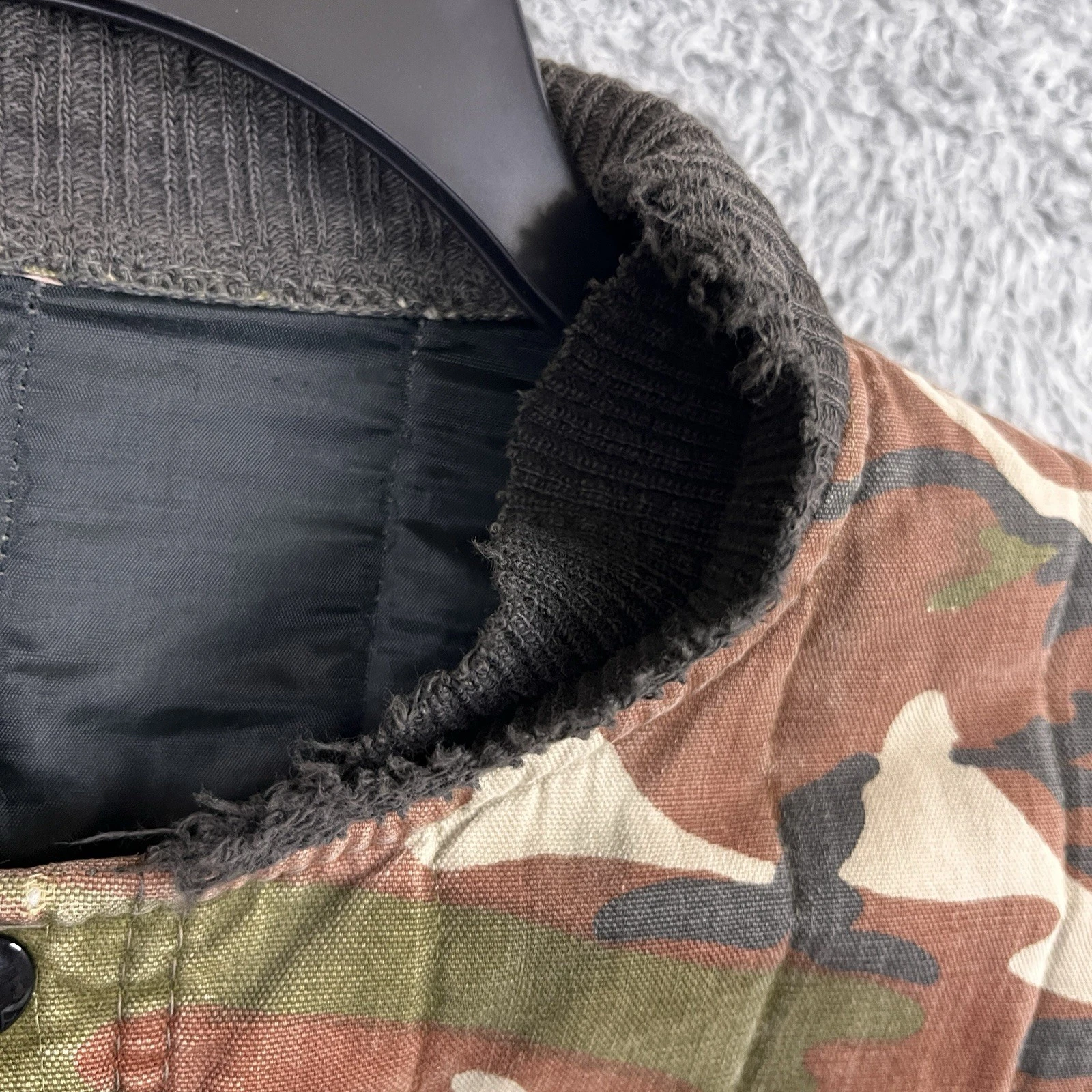 VTG Woodland Camo Quilted Work Jacket Hunting Streetwear Thrashed *Broken Zipper - product detail image 8