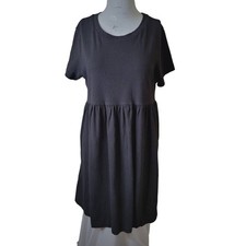 Urban Outfitters size M womens dress pleated short sleeve round neck 