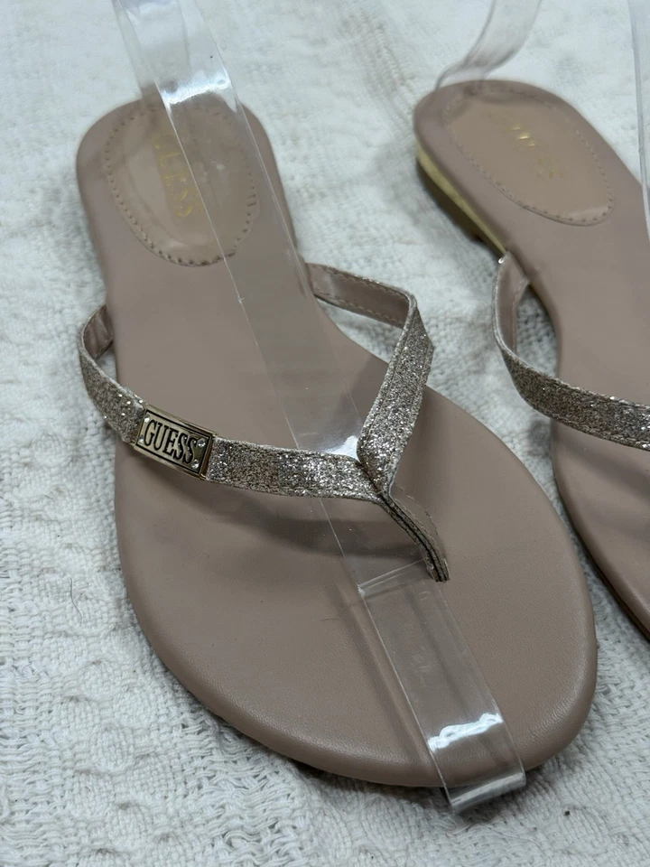 Sandalias planas G By Guess plateadas brillantes para mujer talla 9 M sin cordones Foto 2 de 4
