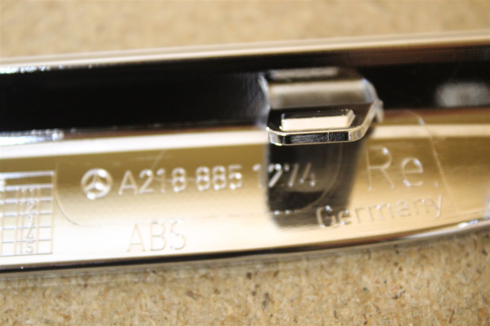 OEM Mercedes-Benz CLS C218 Front Grille Right Molding Trim  