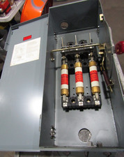    WESTINGHOUSE HFN323 HEAVY DUTY SAFETY SWITCH, 100AMP 240VAC FUSIBLE W/ FUSES