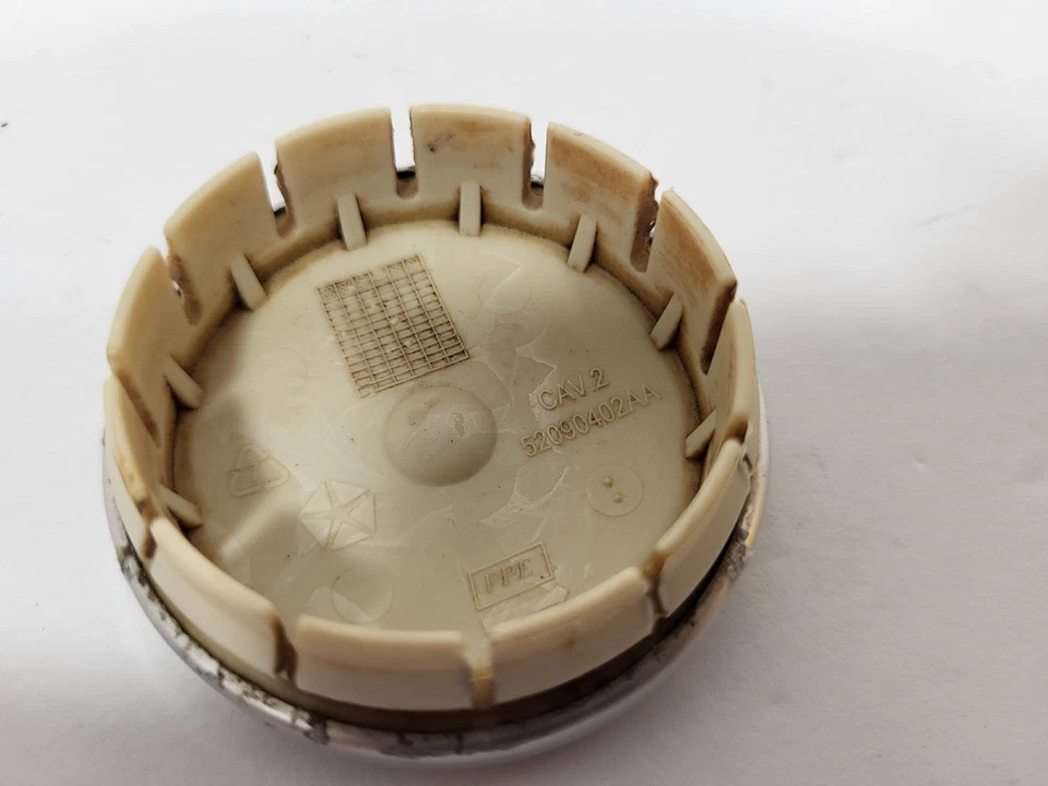 Tapa central de rueda OEM JEEP COMMANDER, LIBERTY, PATRIOT, WRANGLER 52090402AA #2C-1 Foto 4 de 4