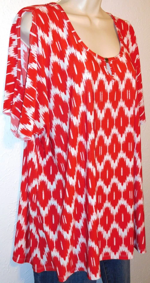 Top para mujer Suzie in the City estampado rojo y blanco talla grande 3X hombro frío Foto 2 de 3