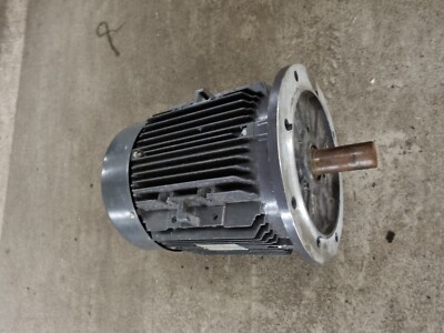 FENNER 3 Phase Motor 7.5kW 3000T/m (=2p) B3T IE3 400/690V 50Hz FM4 IEC 132S