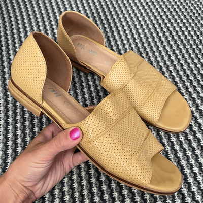 Mi.iM Breeze sandal women s shoe size 8.5