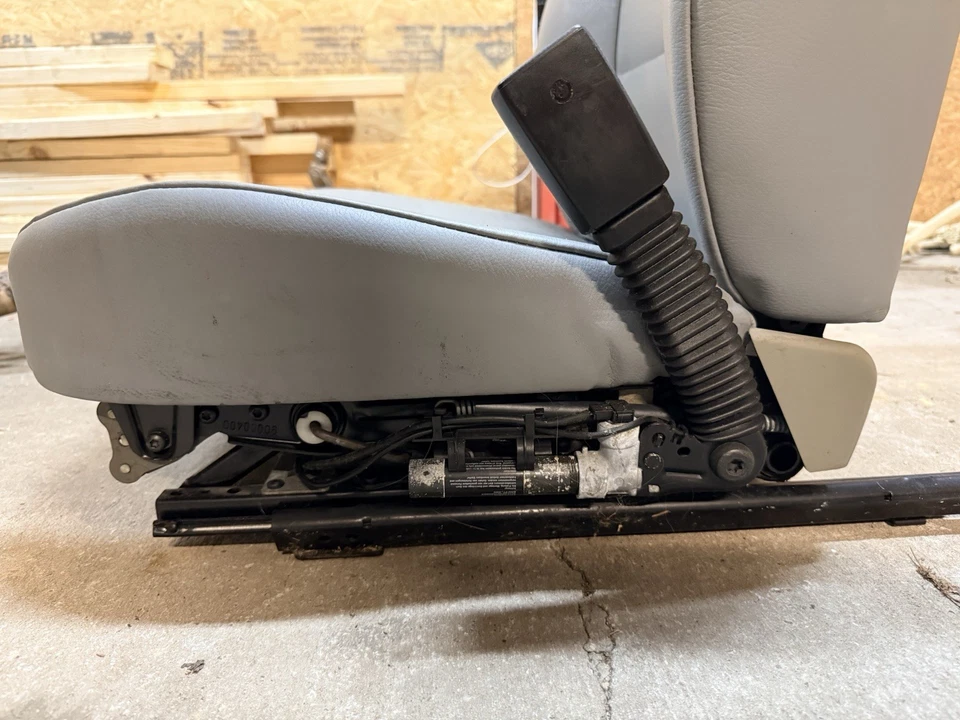 Asiento de pasajero BMW E46 cuero gris térmico delantero derecho OEM serie 3 E46 330i Foto 3 de 4