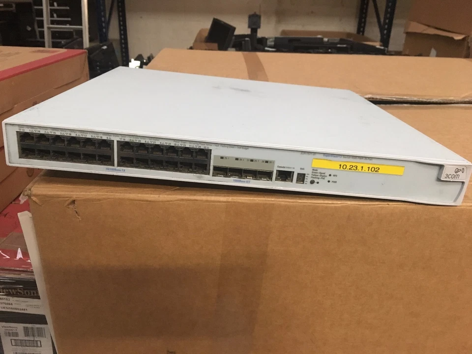 3com SuperStack 3 Switch 4500 PWR 26 PORT Model 3CR17561-91 P/N 1757-110-000 - Image 2 of 4