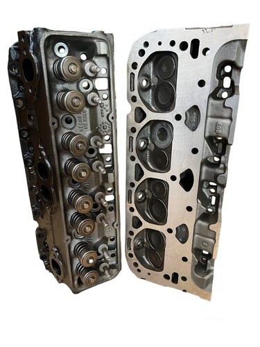 GM Chevrolet GMC 5.7L 350 Cylinder Head Assembly Set / Pair 33417369