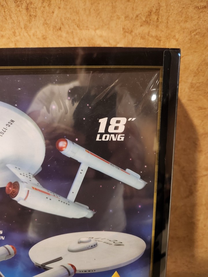 AMT Star Trek Classic U.S.S. Enterprise 50th Anniversary Ed 1:65 Scale ...