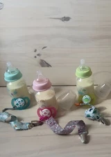 Reborn Doll’s Sealed Teat Faux Formula/ Fake Milk Bottle, Reversible Magnet Paci