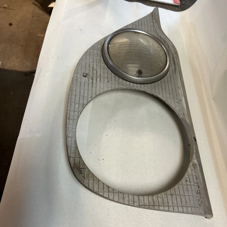 1957 道奇定制 Royal LH & RH 车头灯边框,状况良好 — 第 4/4 张图片