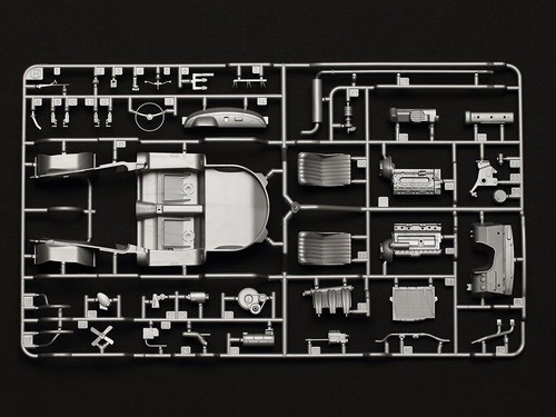 TAMIYA 1/24 No.366 Full View Mercedes-Benz 300 SL Model Kit 24366 - Picture 10 of 16