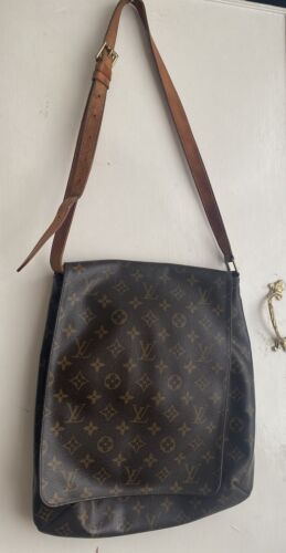 Authentic Louis Vuitton Messenger Musette Shoulder Bag 2006 - Picture 1 of 11