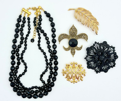 Lot Signed Carolee 3 Strands  Necklace & 4 Brooches Vintage L-608