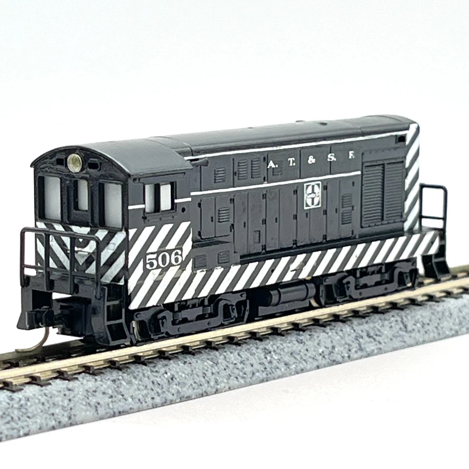 Locomotora Minitrix escala N Santa Fe Fairbanks Morse H-12-44 decorada a medida Foto 4 de 4