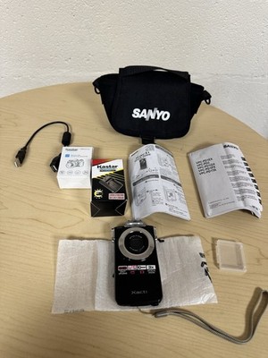 Sanyo Xacti VPC-PD2 MPEG4 AVC/H.264 10MP Video Camera W/Battery,Charger, & CASE