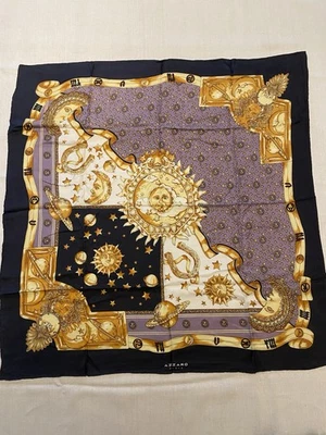 Azzaro Seiden Carré 84 x 84 cm Sterne Celestial Astrologie Sternzeichen Tuch - Bild 1 von 4