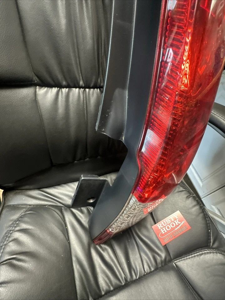 Luz trasera lateral para pasajero derecho Honda CRV 2006 usada OEM Foto 2 de 4