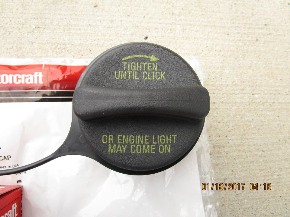 97 - 03 FORD EXPEDITION FUEL GAS TANK FILLER CAP WITH TETHER OEM NEW FC-975 - Image 2 of 4