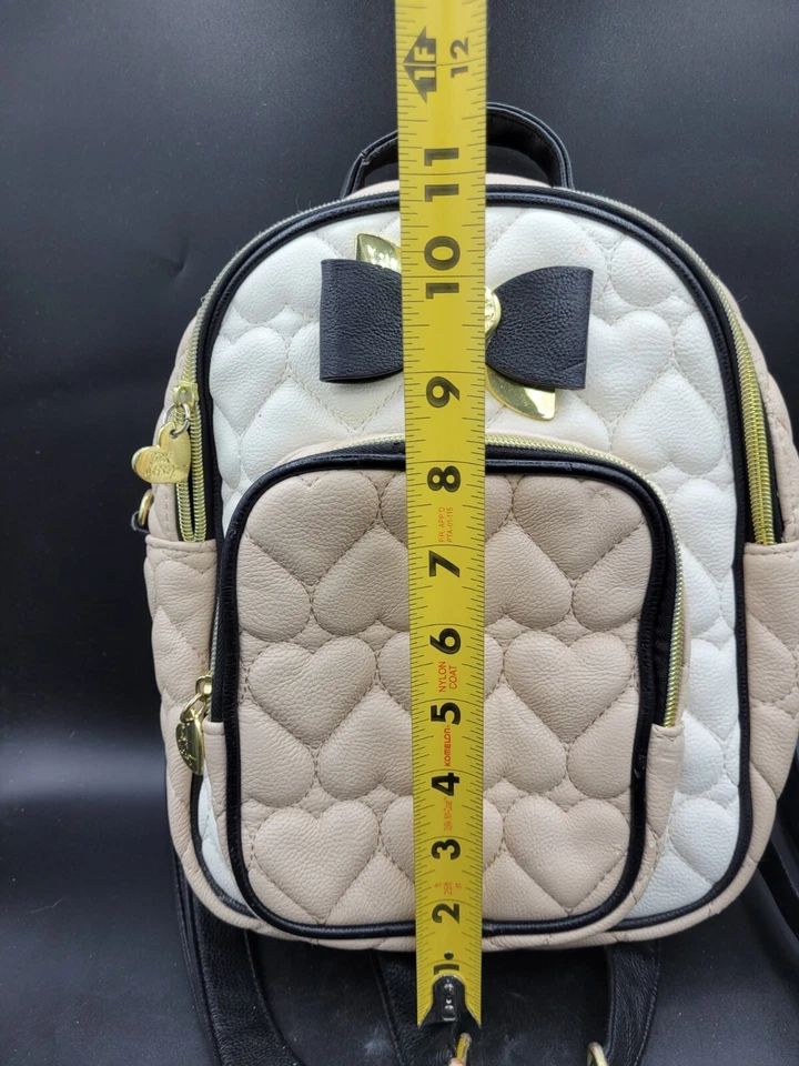 Betsey Johnson cream beige tan black quilted hearts mini backpack purse w/ bow - Image 2 of 4