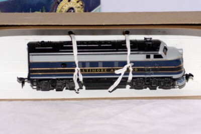 Athearn Blue Box HO Scale Baltimore and Ohio EMD F7 Powered