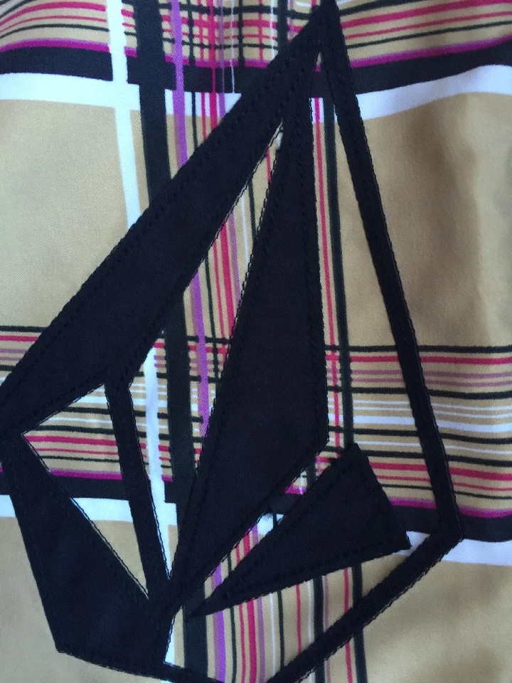 Juniors Volcom "Poison Oak" Board Shorts Size 1 (4 Pockets) - Image 2 of 4